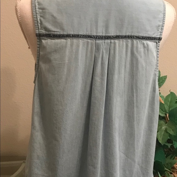 Mudd Sleeveless Snap Front Blouse - Picture 5 of 8